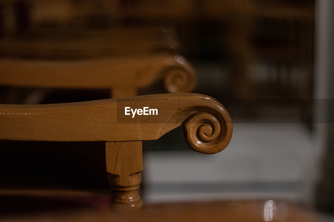 CLOSE-UP OF MACHINE ON TABLE AT HOME