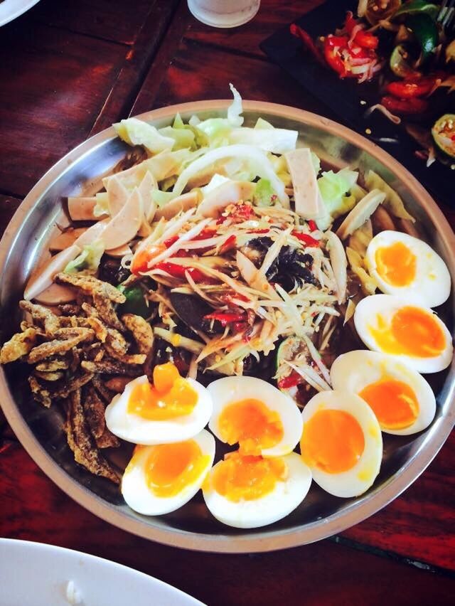 CLOSE-UP OF SERVED FOOD IN BOWL