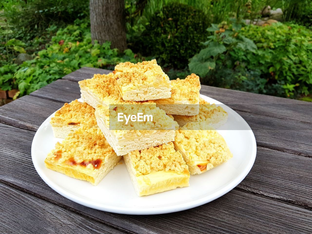 CLOSE-UP OF DESSERT IN PLATE