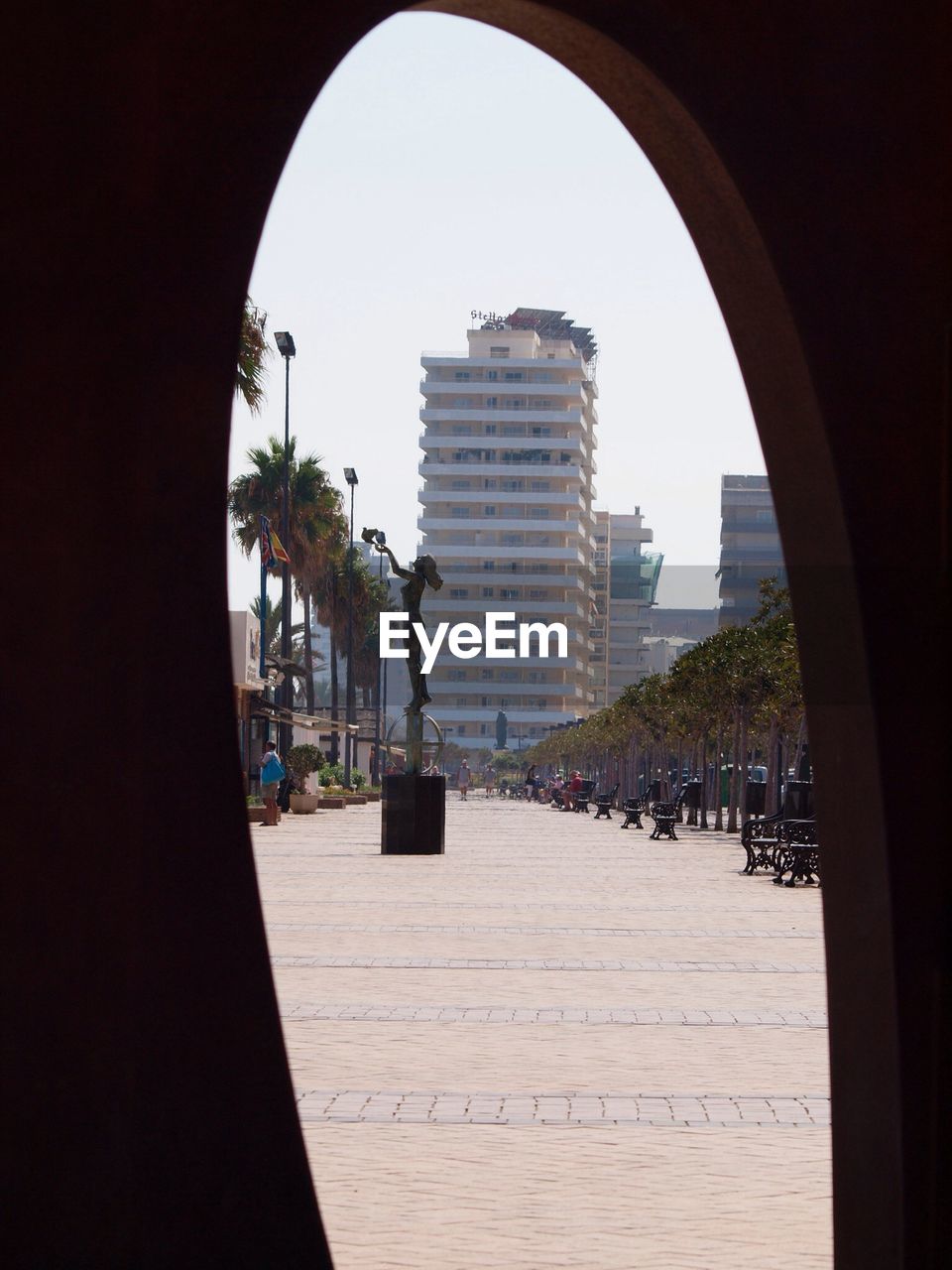VIEW OF BUILDINGS IN CITY