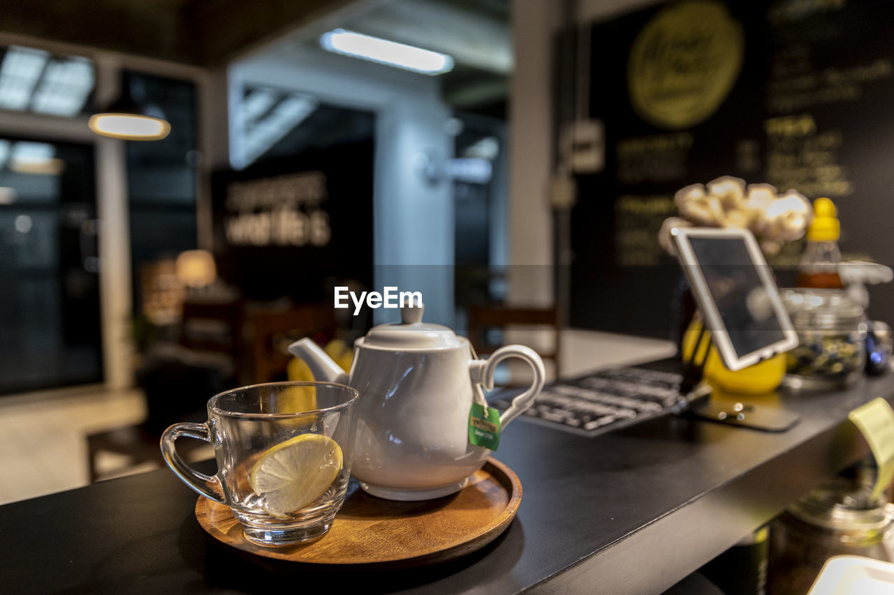 COFFEE CUPS ON TABLE