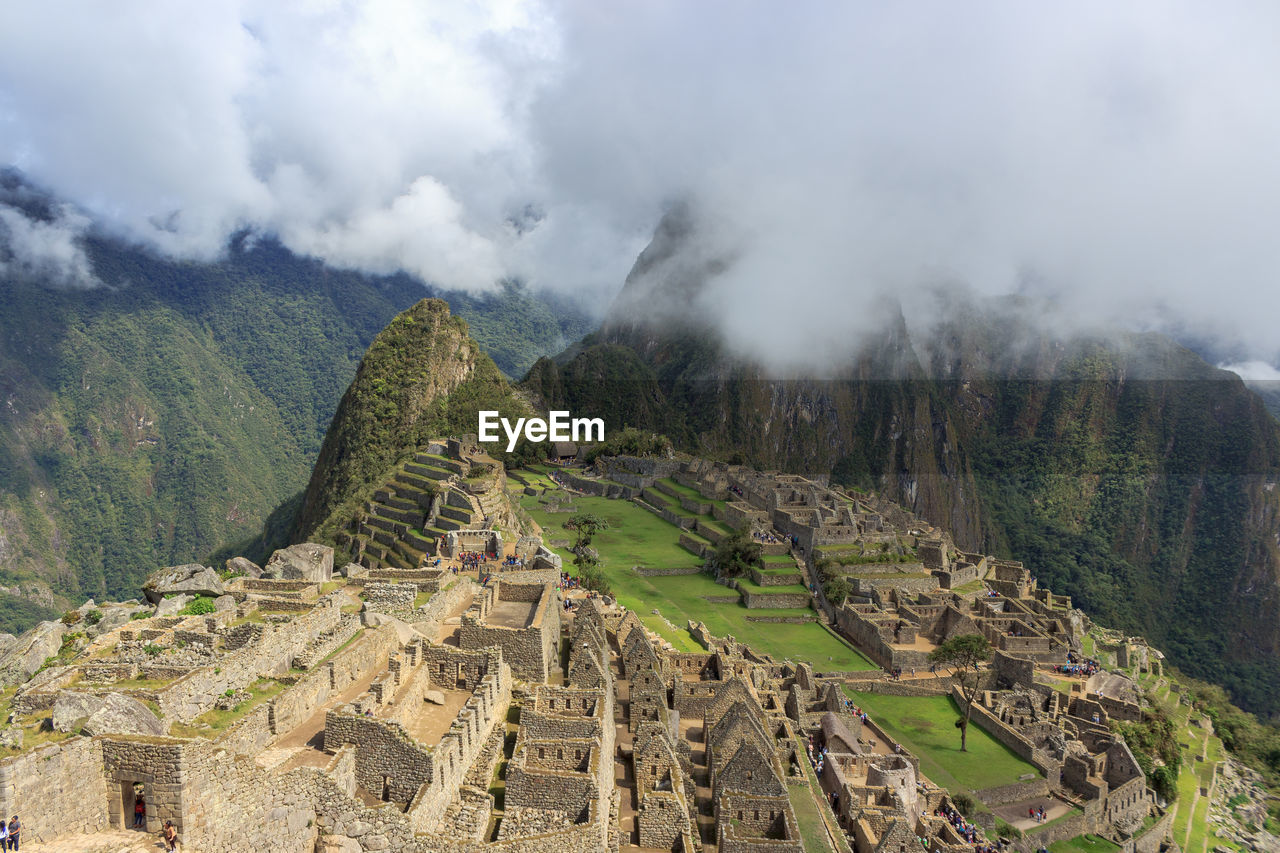 VIEW OF OLD RUINS AGAINST SKY