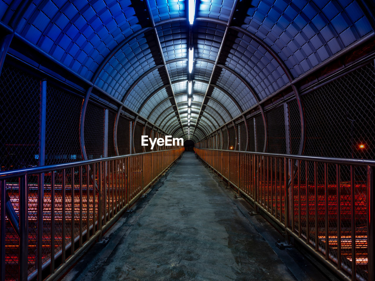 VIEW OF EMPTY FOOTBRIDGE