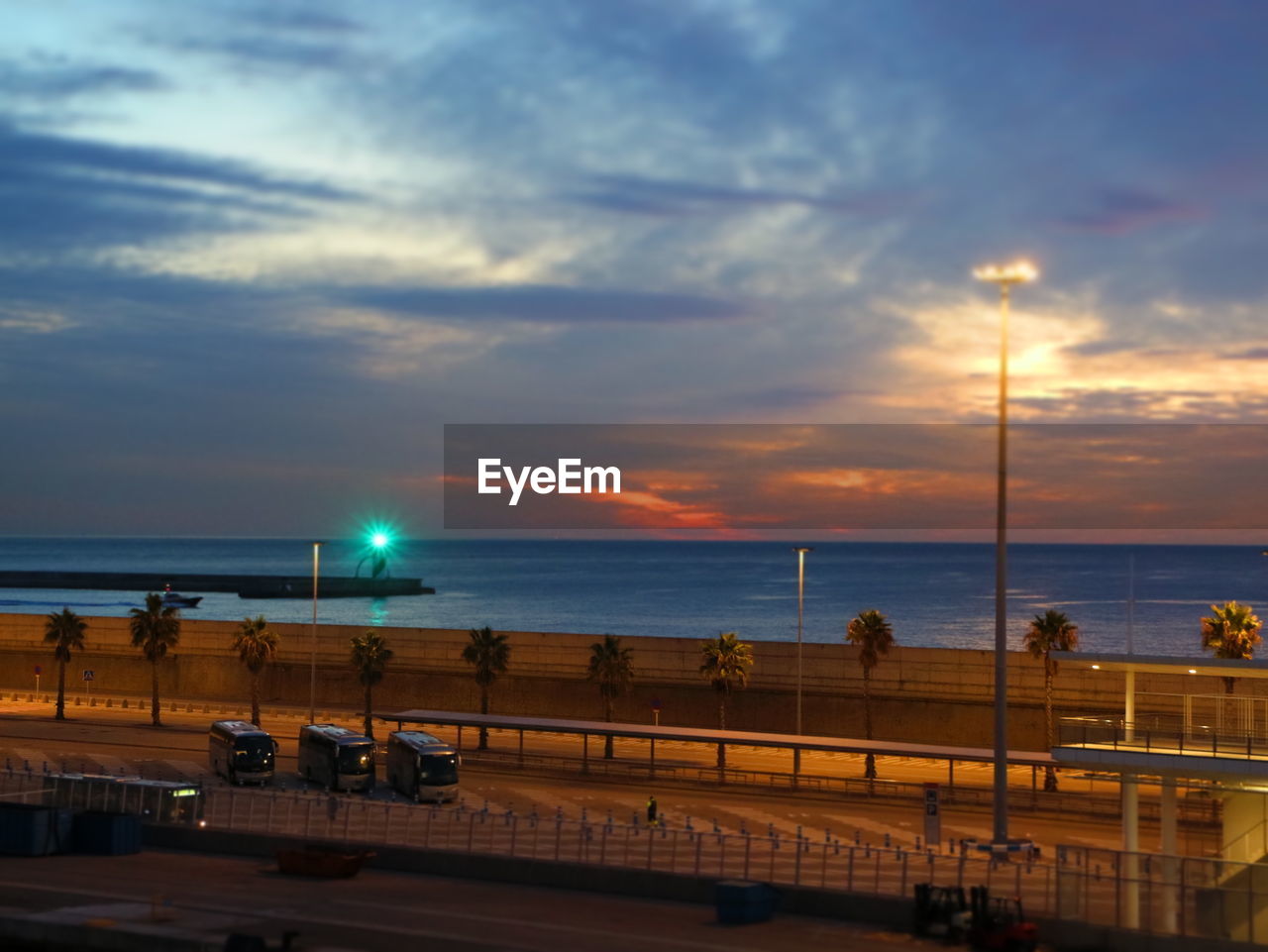 VIEW OF SEA AGAINST SKY DURING SUNSET