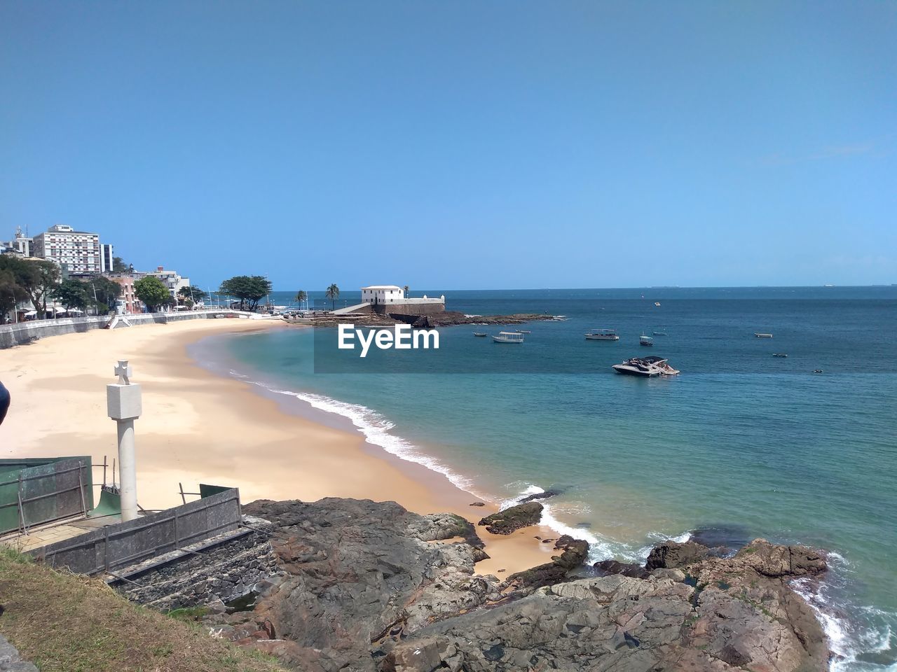 SCENIC VIEW OF SEA AGAINST BLUE SKY