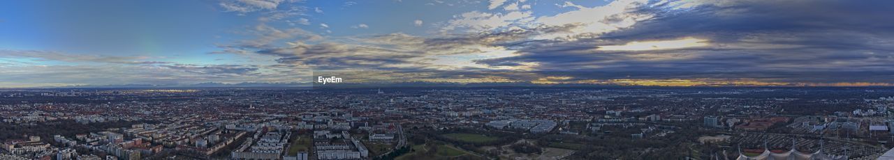 HIGH ANGLE SHOT OF TOWNSCAPE AGAINST SKY