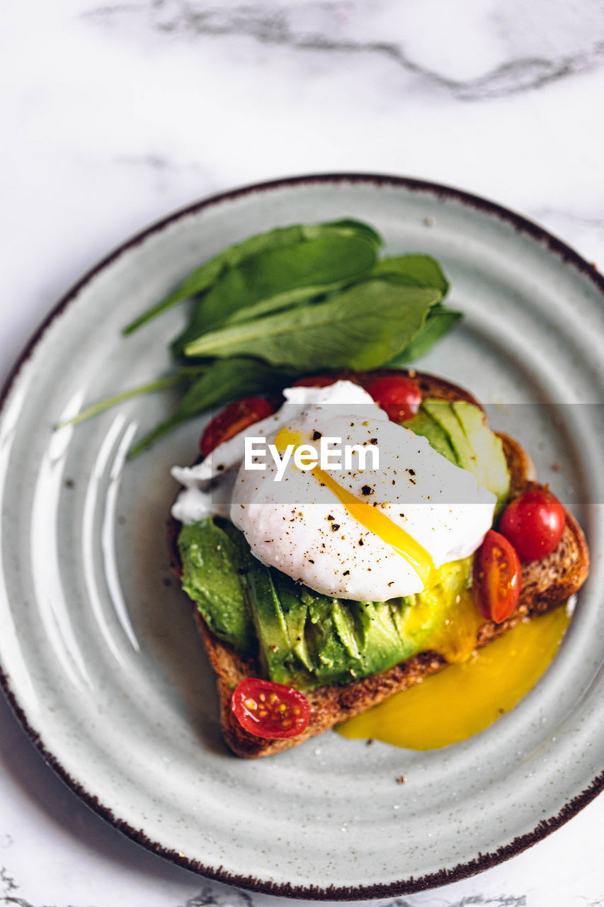 food and drink, food, healthy eating, vegetable, wellbeing, dish, meal, plate, fruit, egg, freshness, savory food, produce, green, no people, studio shot, spinach, tomato, indoors, breakfast, salad, fried, herb, vegetarian food, avocado