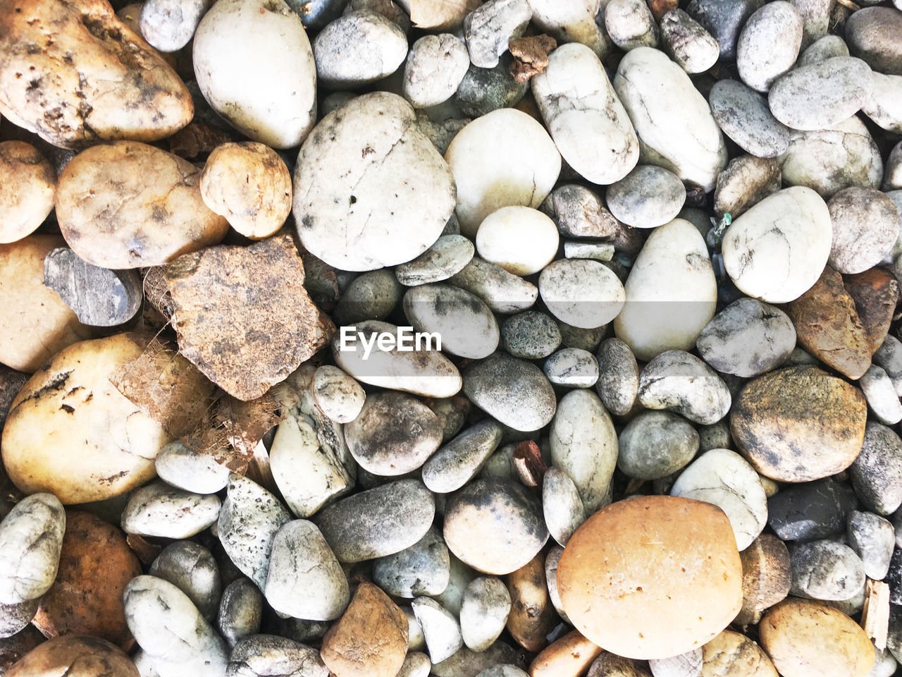 Mooth pebble stones texture