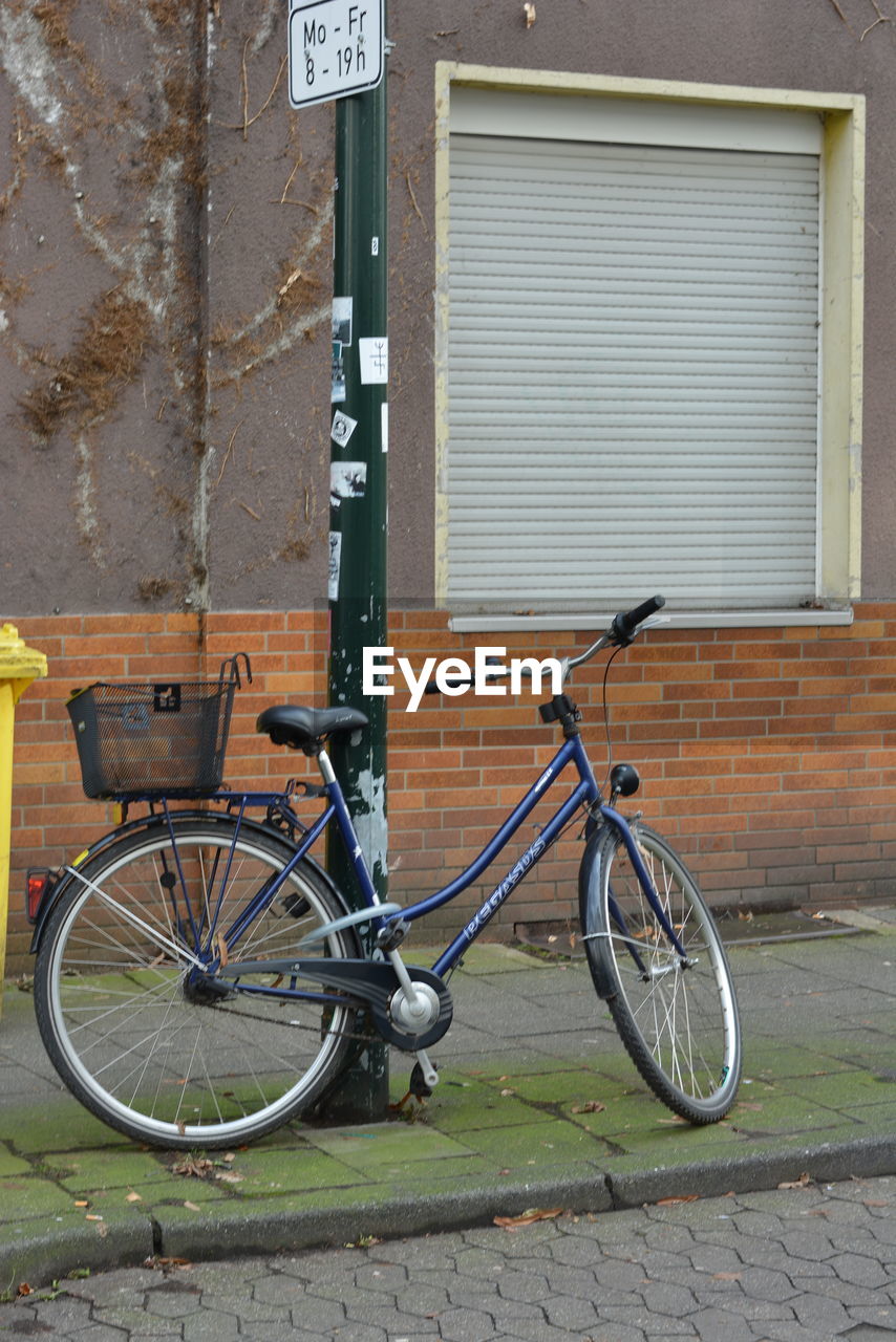 BICYCLE ON STREET