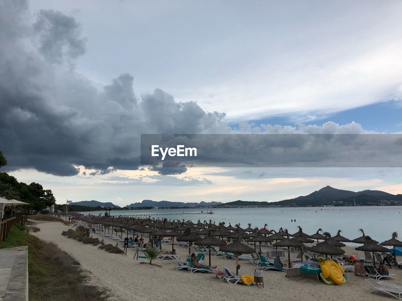 PANORAMIC SHOT OF BEACH AGAINST SKY