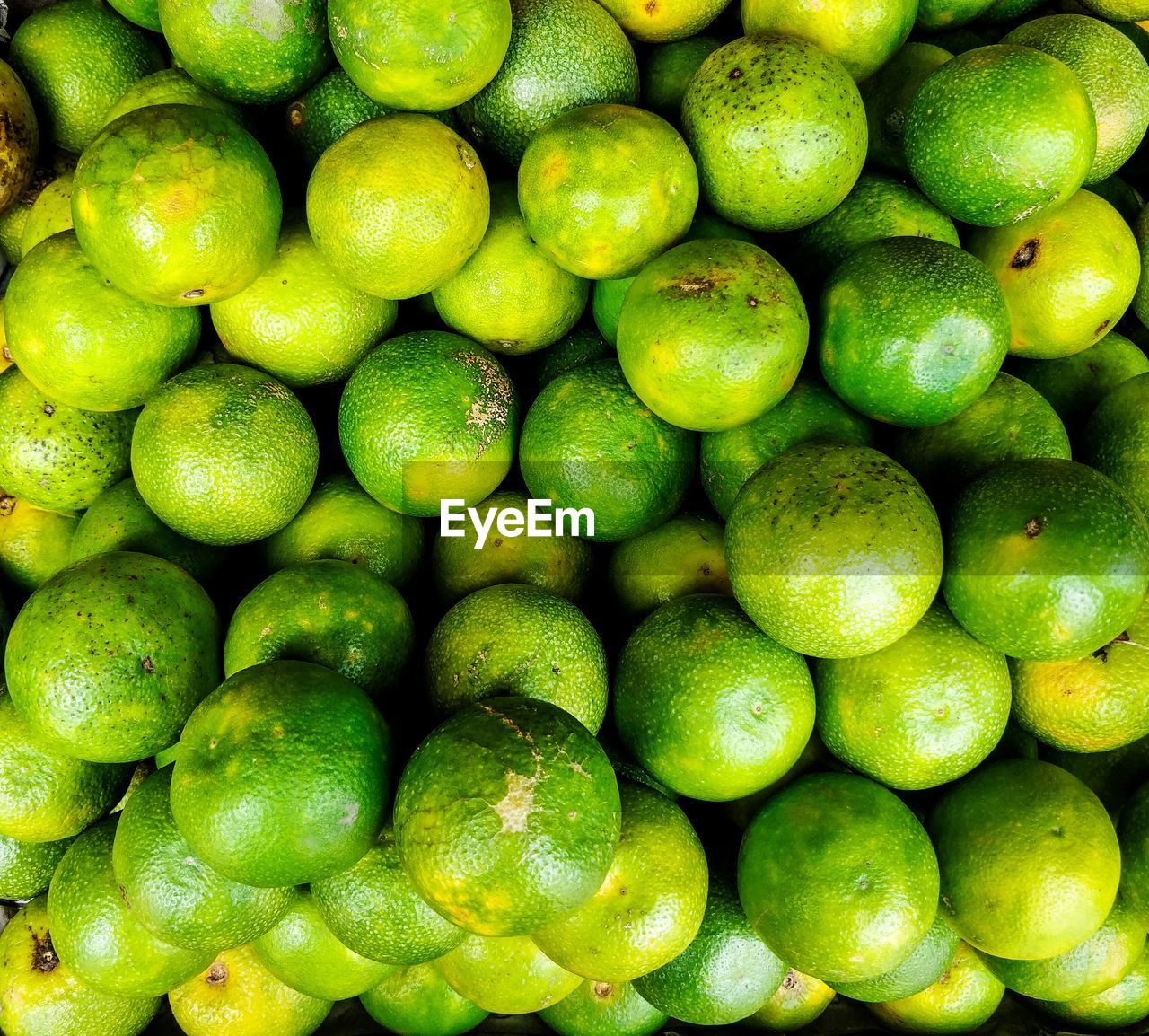 Lemon in vegetable market