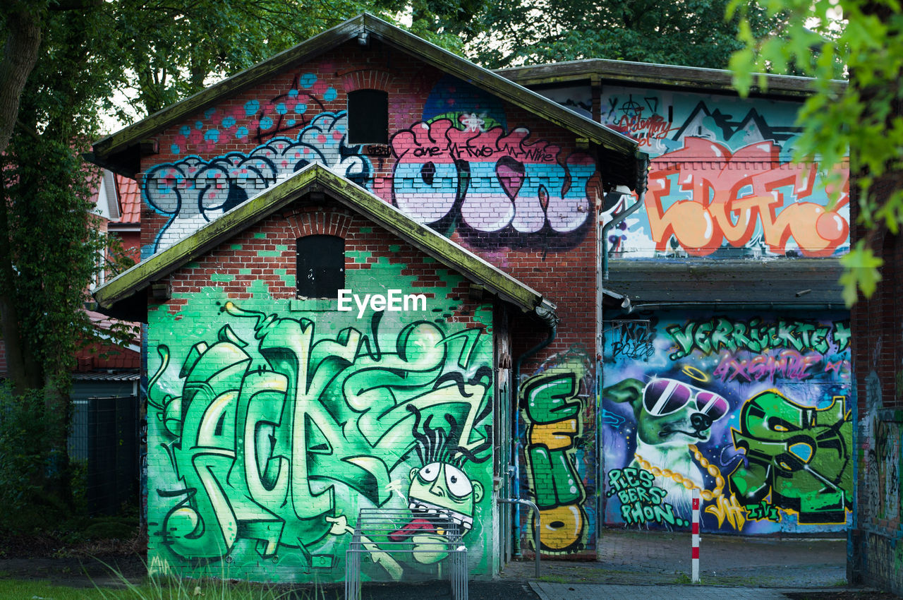 VIEW OF MULTI COLORED WALL