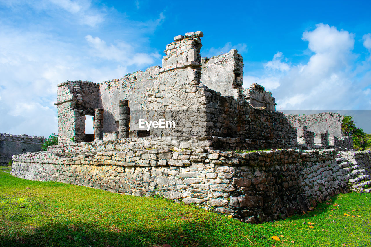 VIEW OF OLD RUIN BUILDING