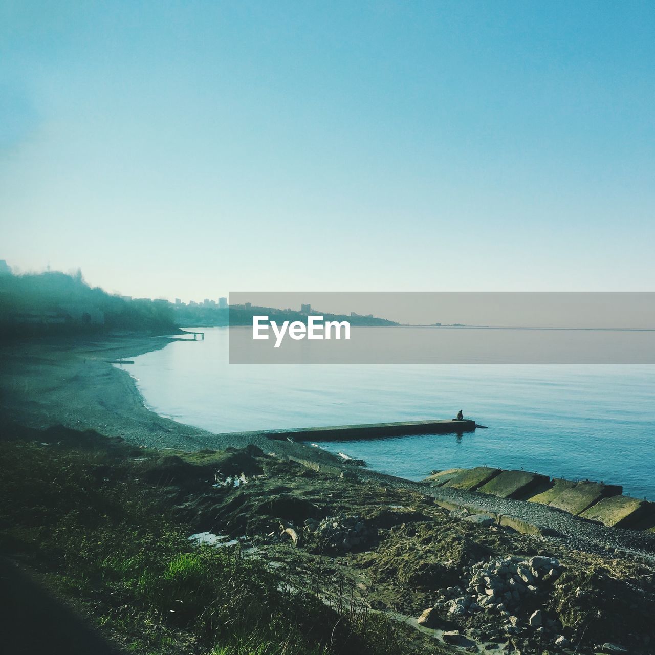 IDYLLIC VIEW OF SEA AGAINST CLEAR SKY