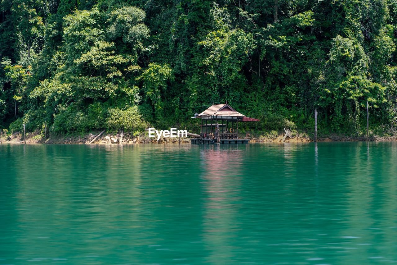 GAZEBO IN SWIMMING POOL