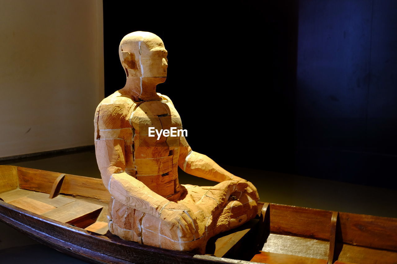 STATUE OF BUDDHA IN MUSEUM
