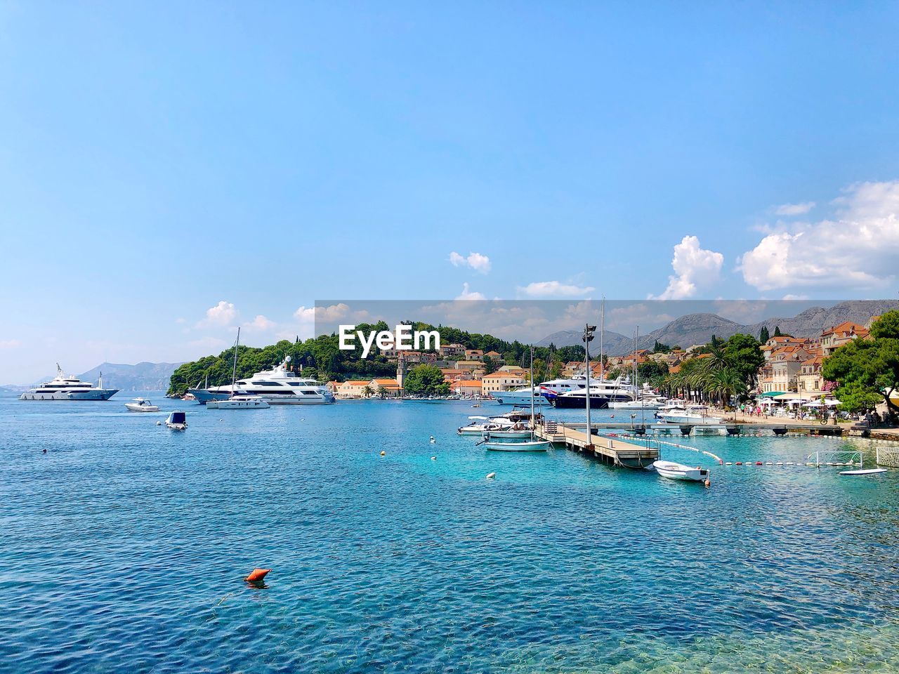 PANORAMIC VIEW OF SEA AGAINST SKY