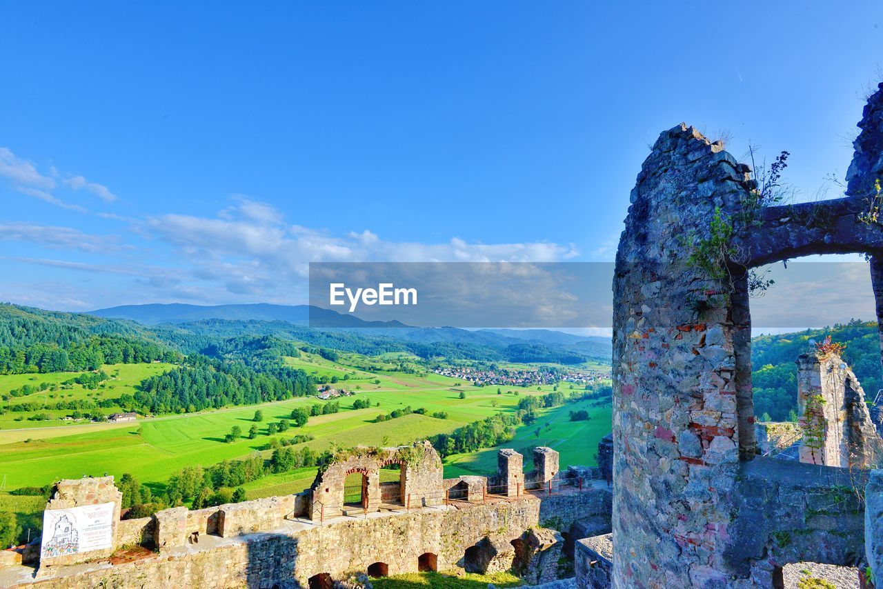 VIEW OF OLD RUINS AGAINST SKY