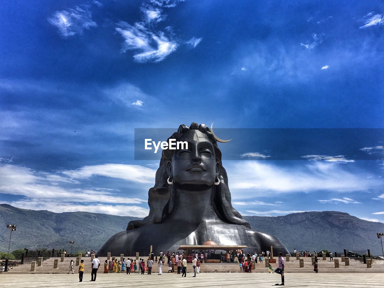 VIEW OF STATUE AGAINST SKY