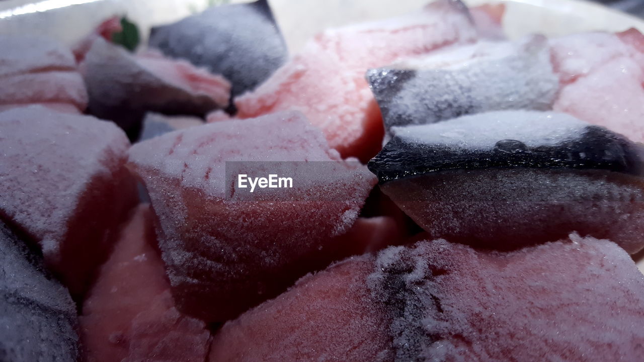 CLOSE-UP OF BREAD ON ICE