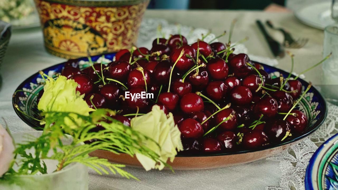 food and drink, food, healthy eating, fruit, wellbeing, freshness, produce, plate, meal, dish, no people, pomegranate, indoors, plant, vegetable, table, organic, bowl, red, still life, close-up