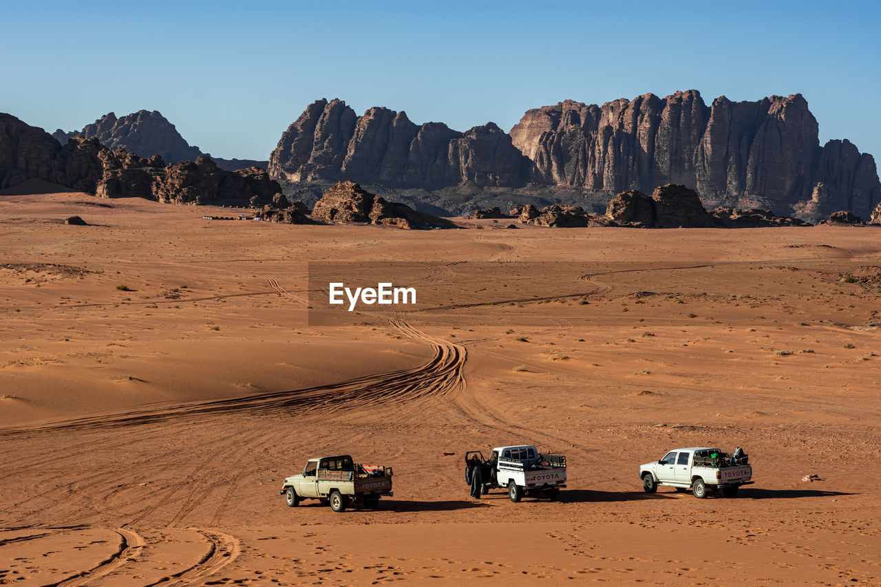 PANORAMIC VIEW OF DESERT AGAINST SKY