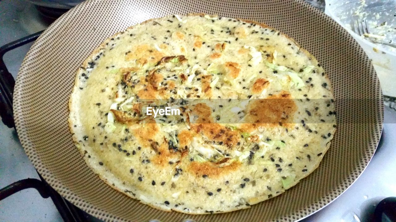 CLOSE-UP OF BREAD ON TABLE