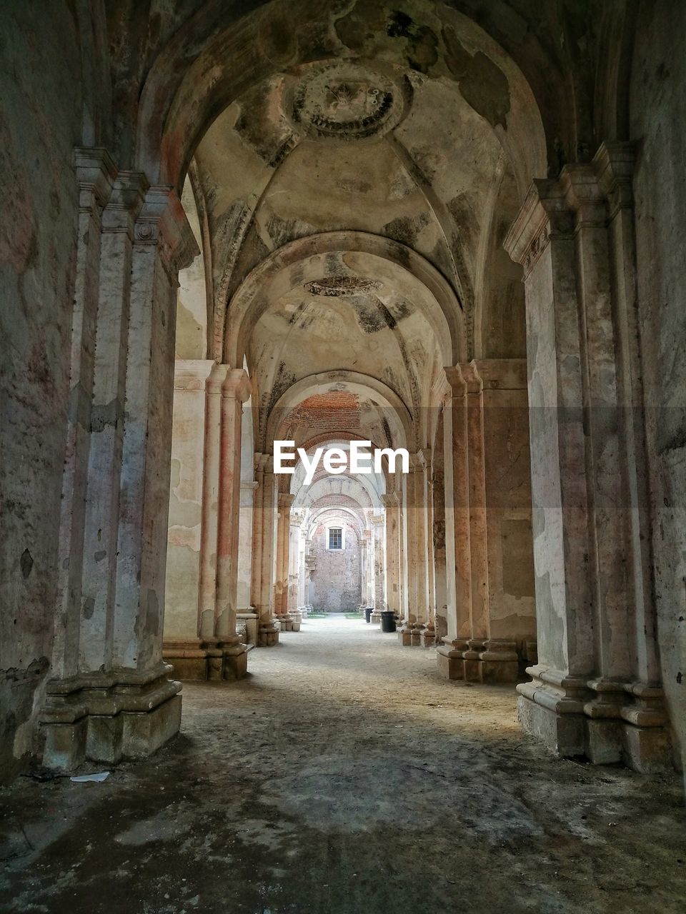 VIEW OF COLONNADE IN HISTORICAL BUILDING