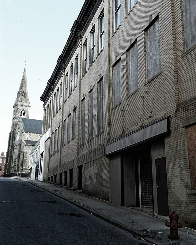 VIEW OF BUILDINGS IN CITY