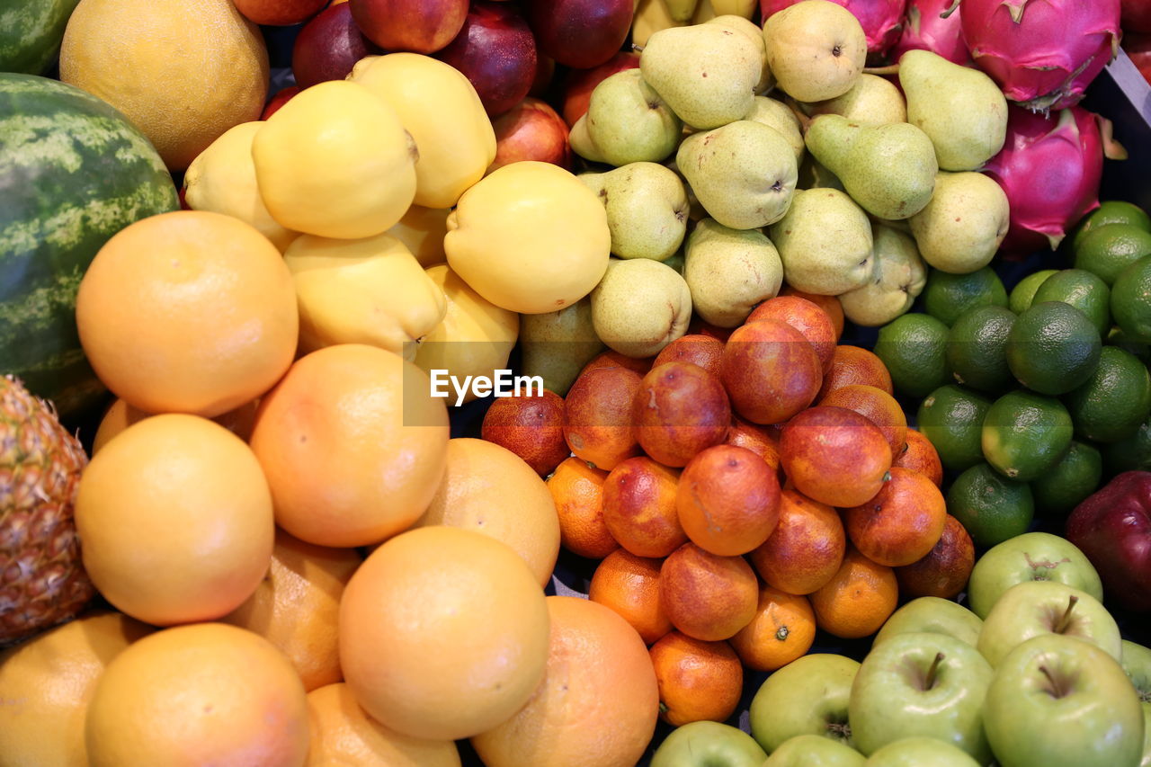 FULL FRAME SHOT OF FRUITS FOR SALE IN MARKET