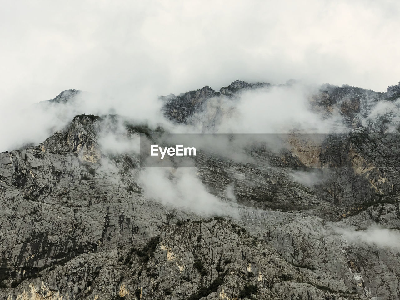 VIEW OF MOUNTAIN RANGE AGAINST SKY