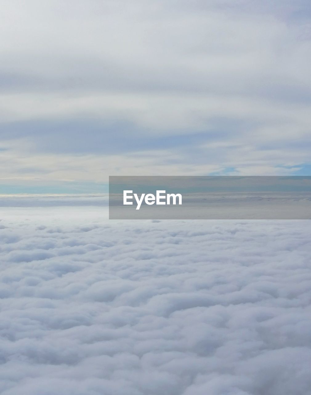 SCENIC VIEW OF CLOUDSCAPE OVER SEA