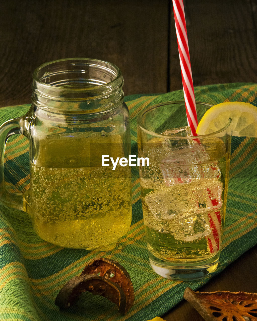 CLOSE-UP OF DRINK IN GLASS