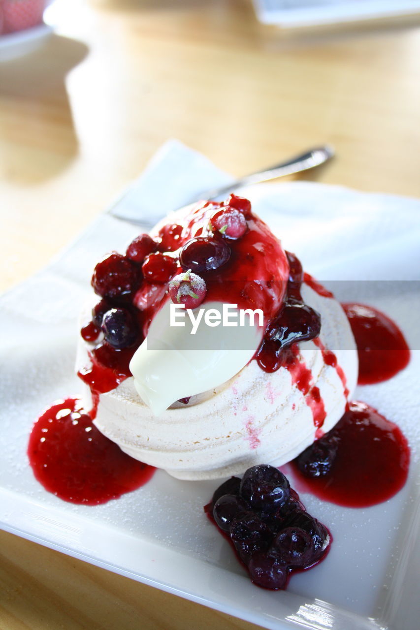 CLOSE-UP OF DESSERT IN PLATE