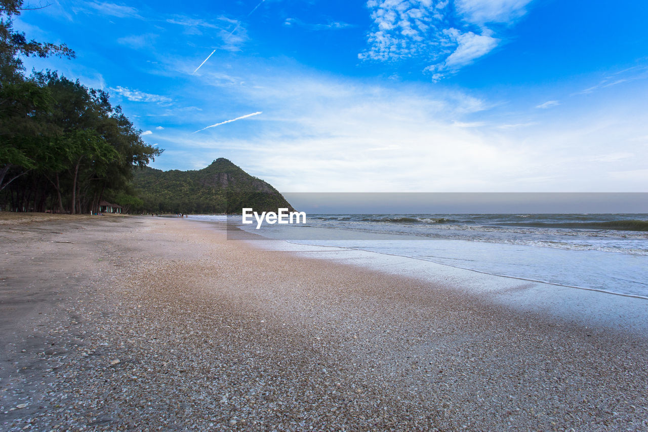 SCENIC VIEW OF SEA AGAINST BLUE SKY