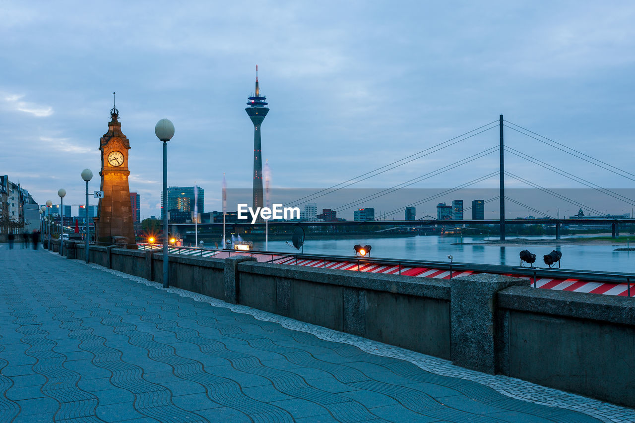 VIEW OF BRIDGE OVER RIVER IN CITY