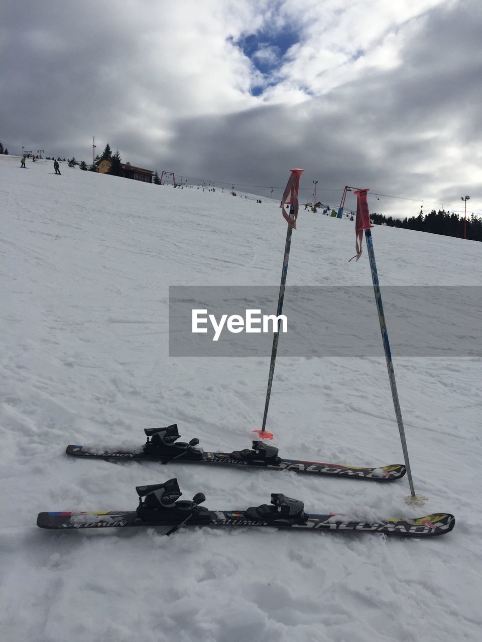 SCENIC VIEW OF SNOW AGAINST SKY