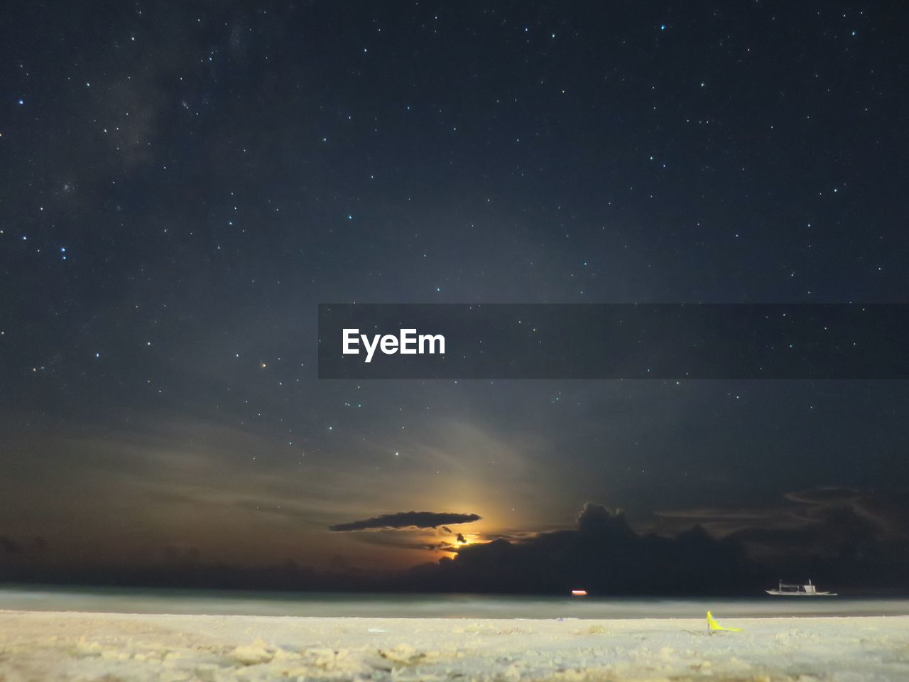 SCENIC VIEW OF SKY OVER SEA