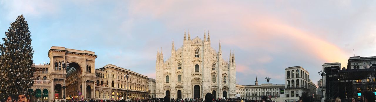 Panoramic view of piazza del duomo against cloudy sky