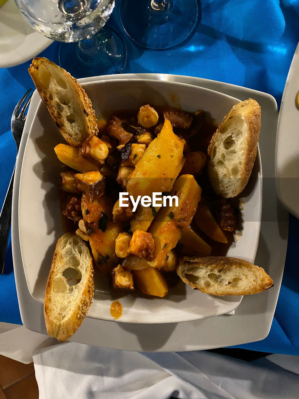 HIGH ANGLE VIEW OF MEAL SERVED IN PLATE