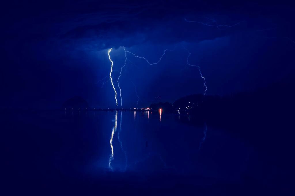 Lightening over sea