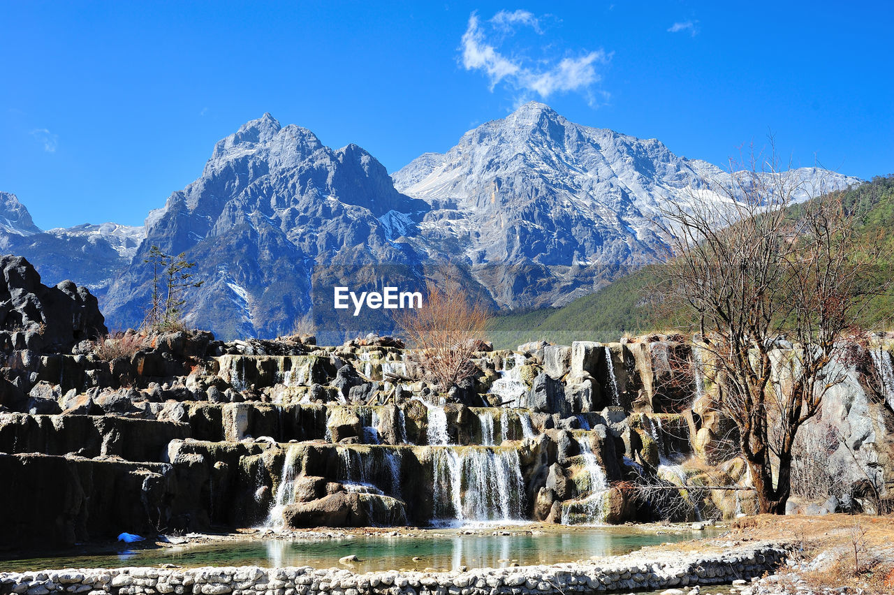 SNOWCAPPED MOUNTAIN AGAINST SKY