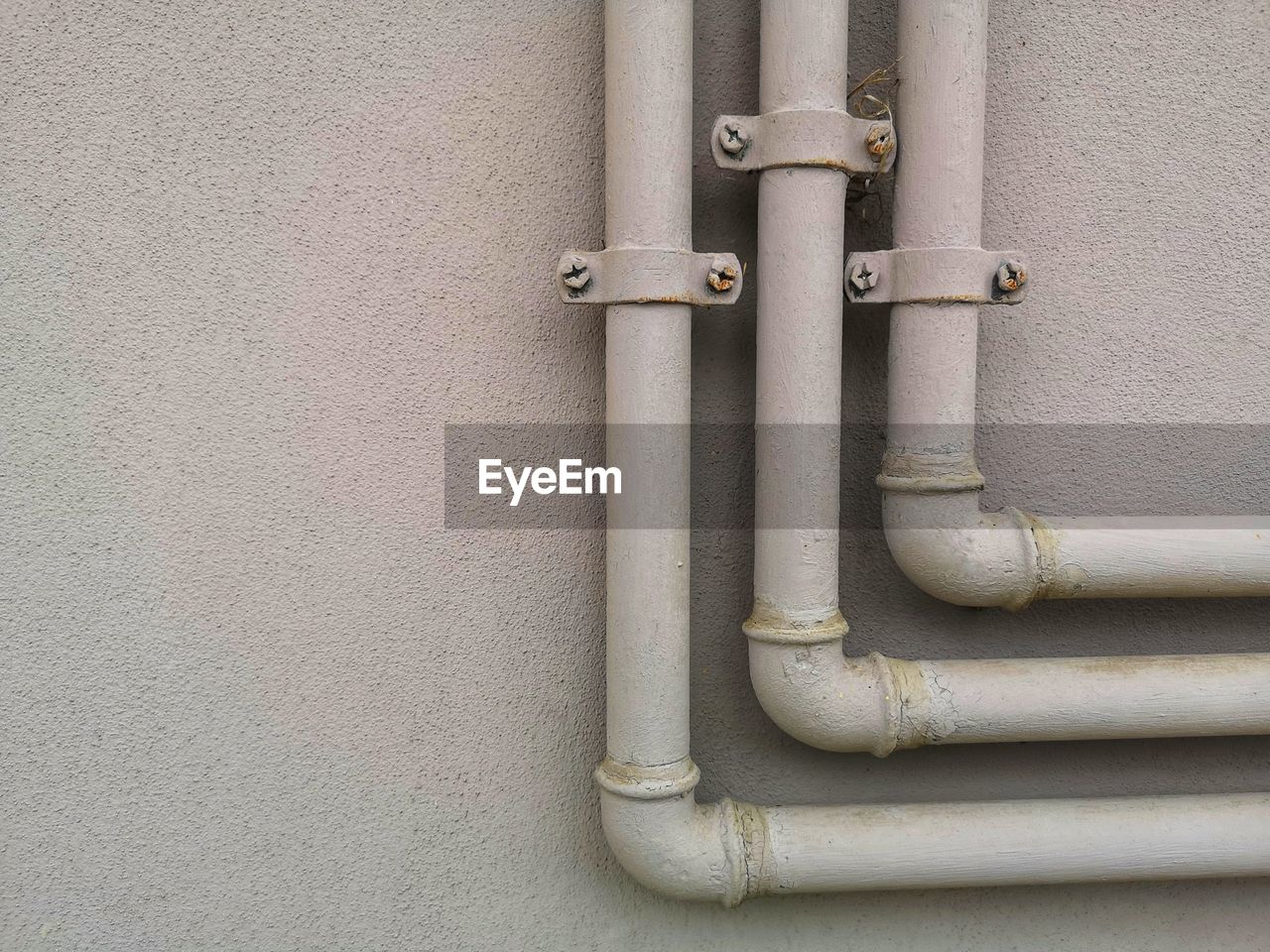 Gas pipe system on the wall