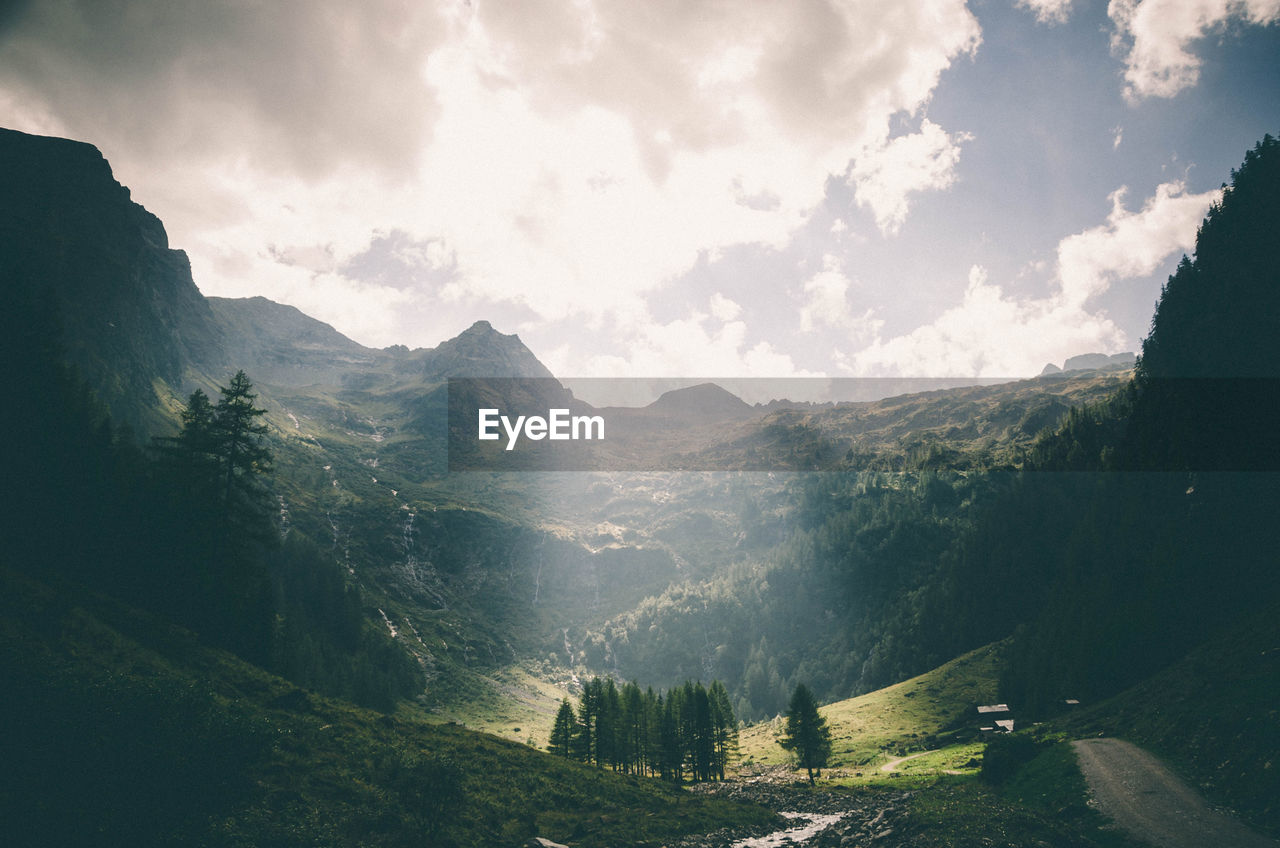 PANORAMIC VIEW OF LANDSCAPE AGAINST SKY