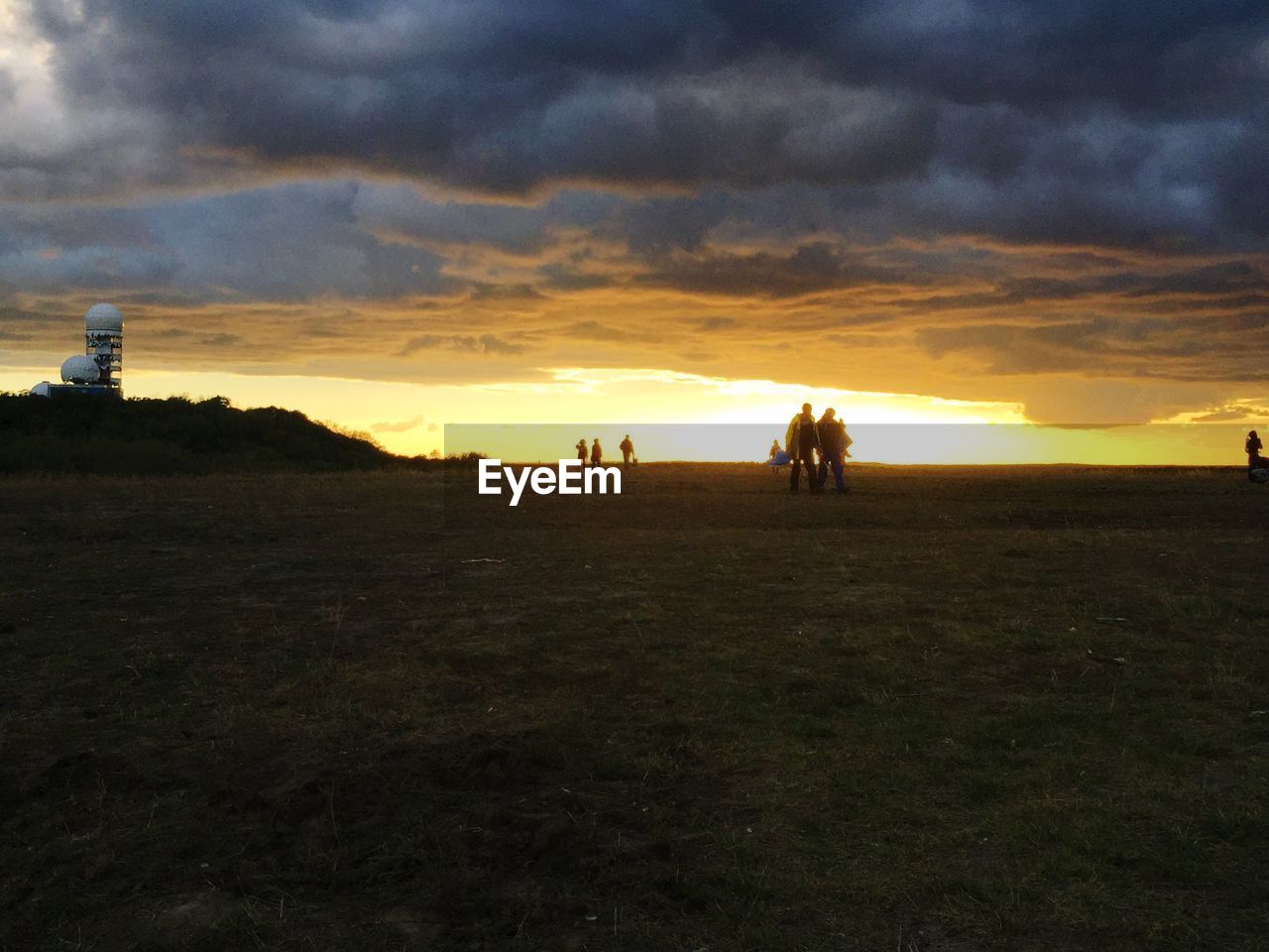 VIEW OF LANDSCAPE AGAINST CLOUDY SKY