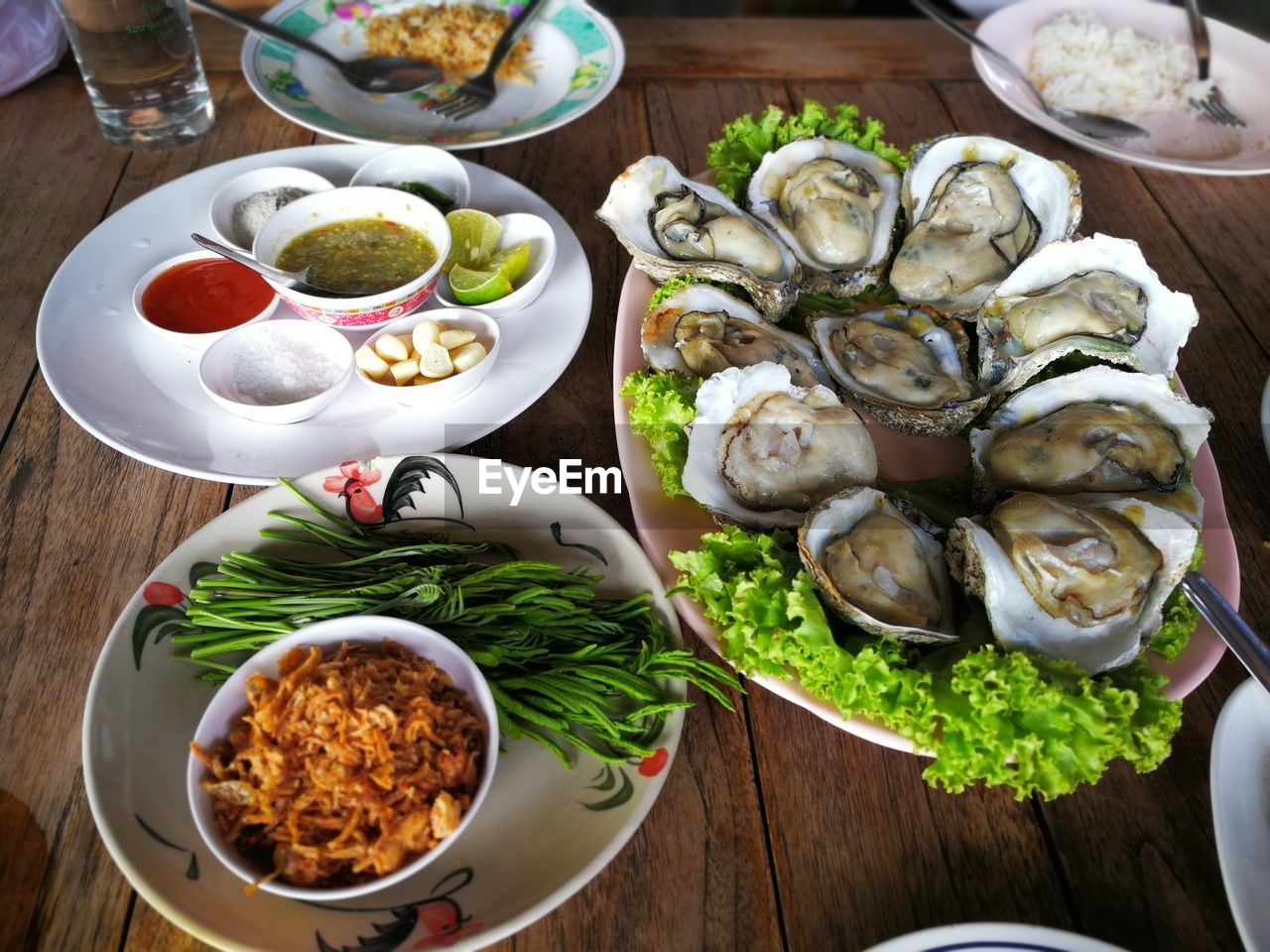 HIGH ANGLE VIEW OF MEAL SERVED IN PLATE ON TABLE