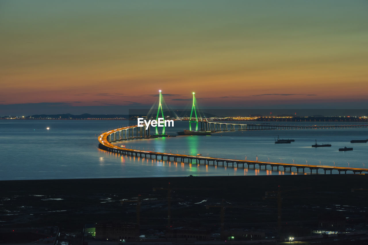 Illuminated suspension bridge for seoul