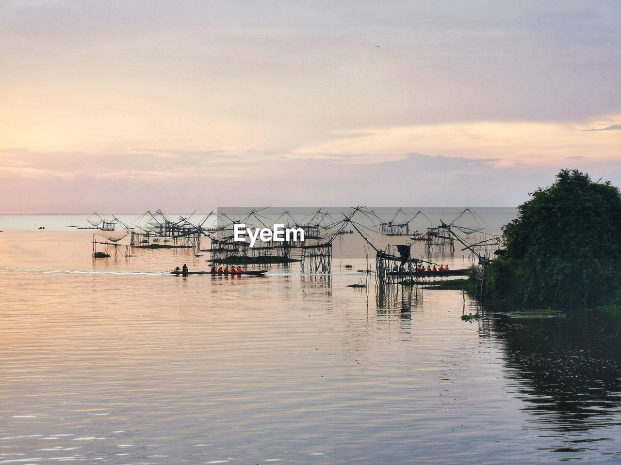 SCENIC VIEW OF SEA DURING SUNSET