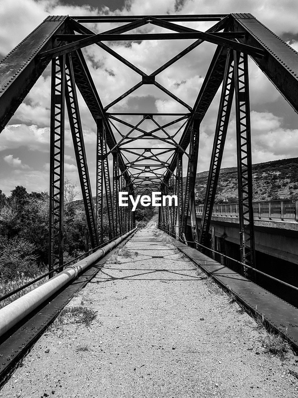 LOW ANGLE VIEW OF BRIDGE AGAINST SKY