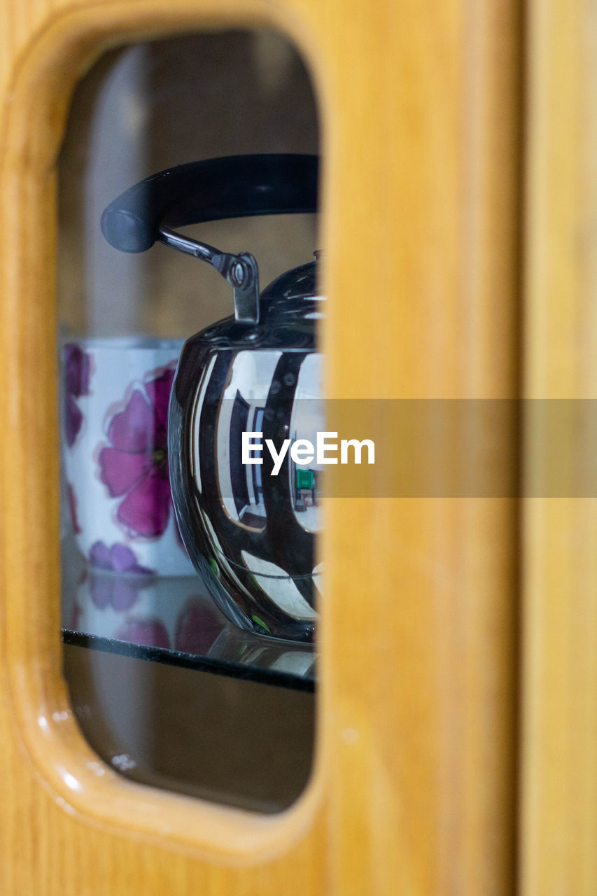 CLOSE-UP OF FAUCET IN KITCHEN